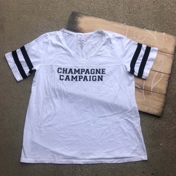 Torrid T-Shirt Plus Size 2 - Size 2X | 18/20 - Picture 1 of 3